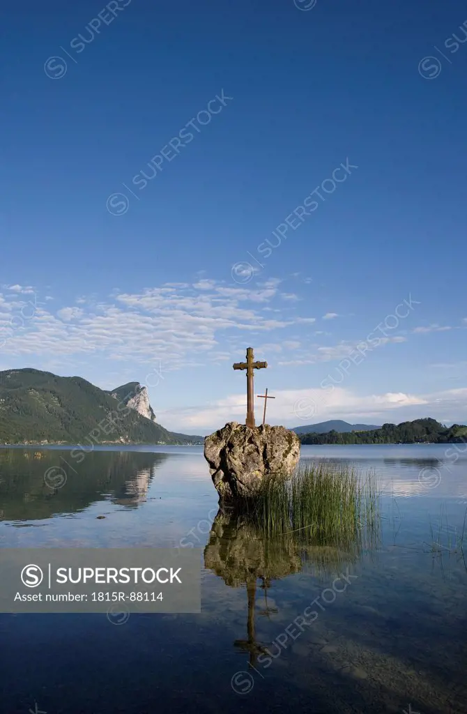 Austria, Salzkammergut, View of kreuzstein cross in mondsee lake
