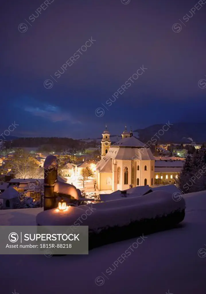 Austria, Salzkammergut, Mondsee, View of basilika heiliger michael church at night