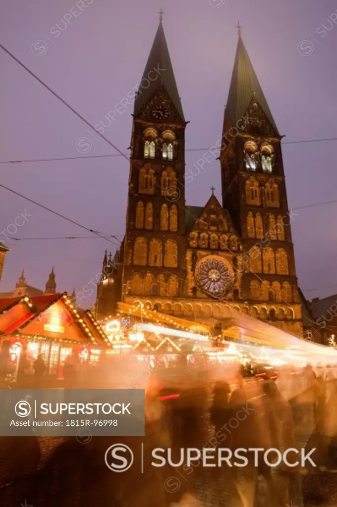 Germany, Bremen, Christmas market at night