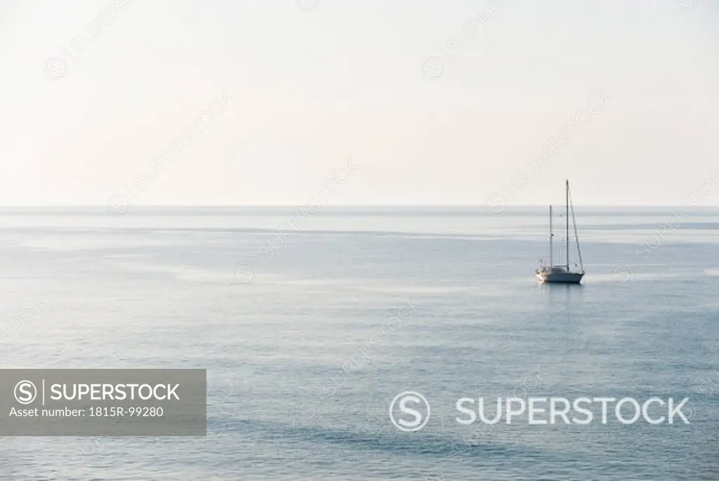 Portugal, Algarve, Sagres, Sailboat sailing on Atlantic ocean