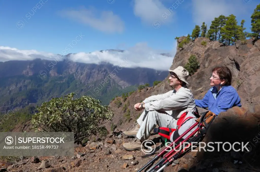 Spain, Canary Islands, La Palma, Man and woman looking at view