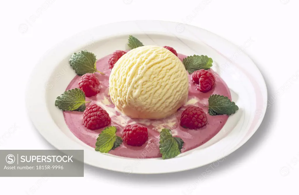 Ice cream Vanilla with raspberries