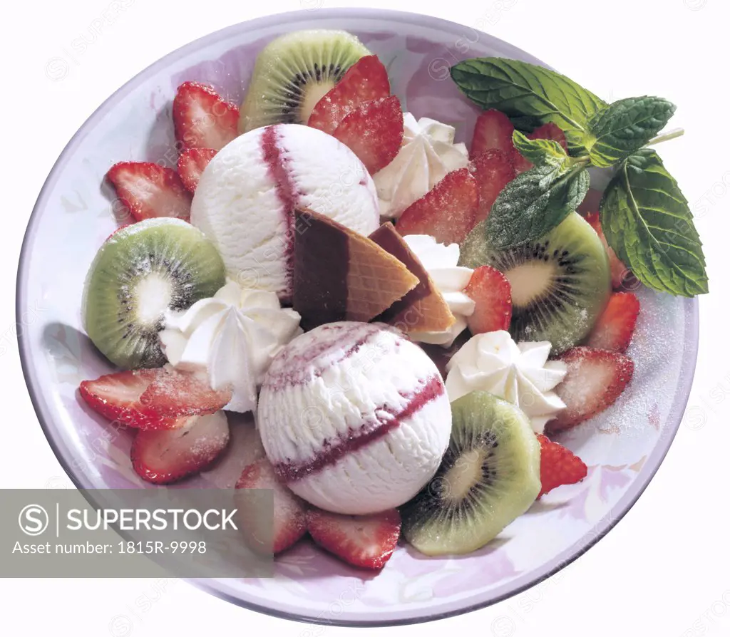 Ice cream Yogurt, wildberries with fruits