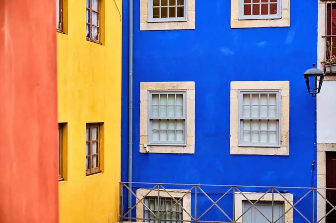 Portugal, Porto, Ribeira, Colorful townhouse facades and walls