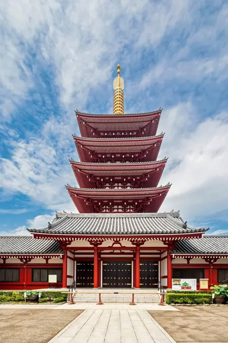 Japan, Kanto Region, Tokyo, Facade of Senso-Ji pagoda