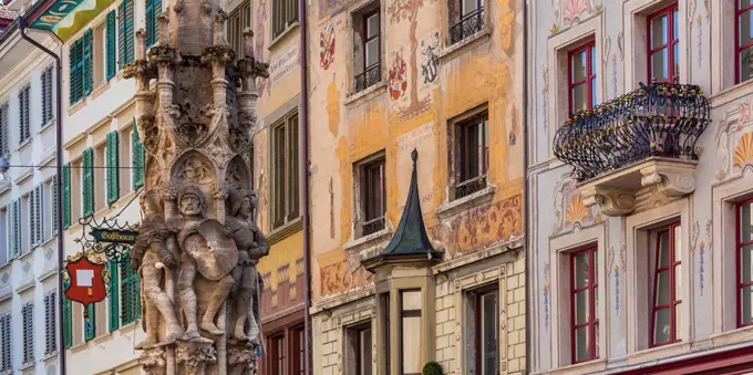 Switzerland, Canton of Lucerne, Lucerne, Old town, town houses with fresco, middle age fountain with figurines