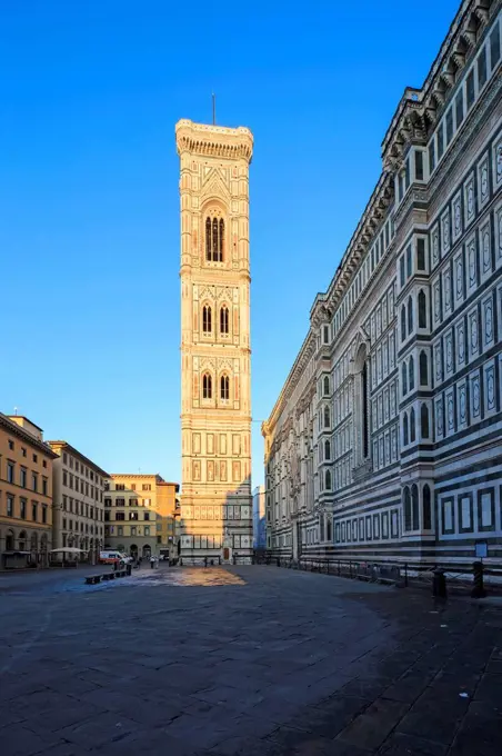 Italy, Florence, view to Basilica di Santa Maria del Fiore and Campanile di Giotto