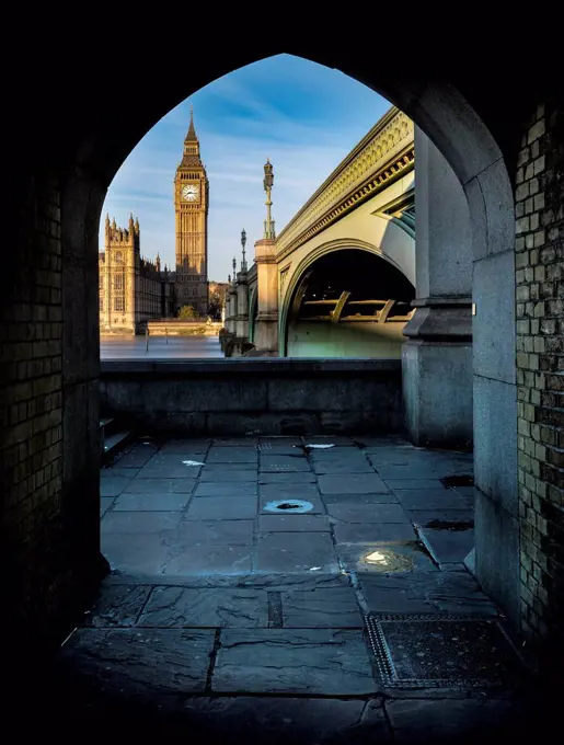 UK, London, River Thames with Westminster Bridge and Big Ben