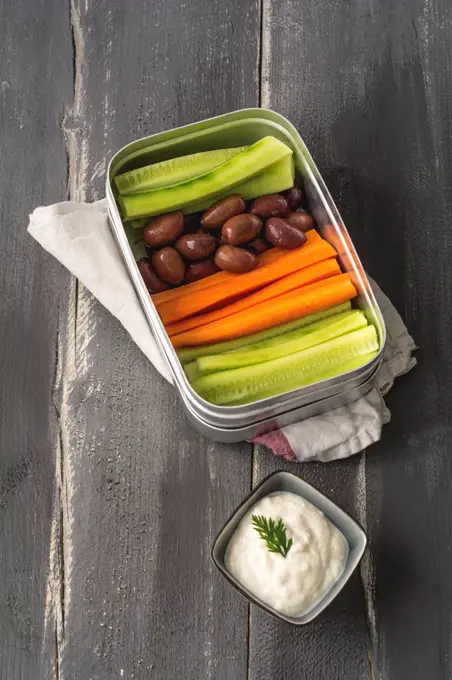 Vegan Picknick, cucumber, carrot, black olive and soy yogurt