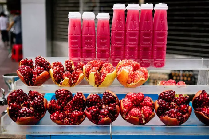 Thailand, Bangkok, Pomegranate juice in a street food stall