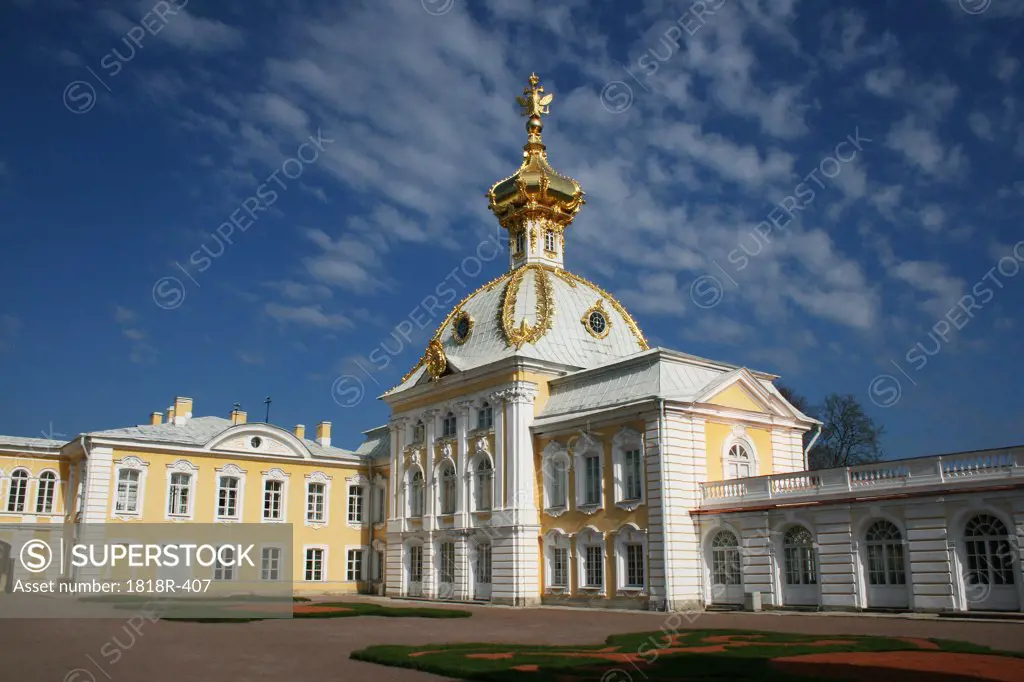 Russia, St. Petersburg, Wing of Peterhof palace