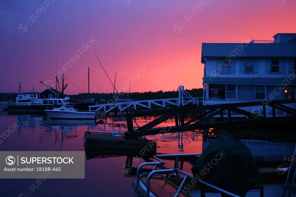 USA, Maine, Boothbay Harbor at sunset