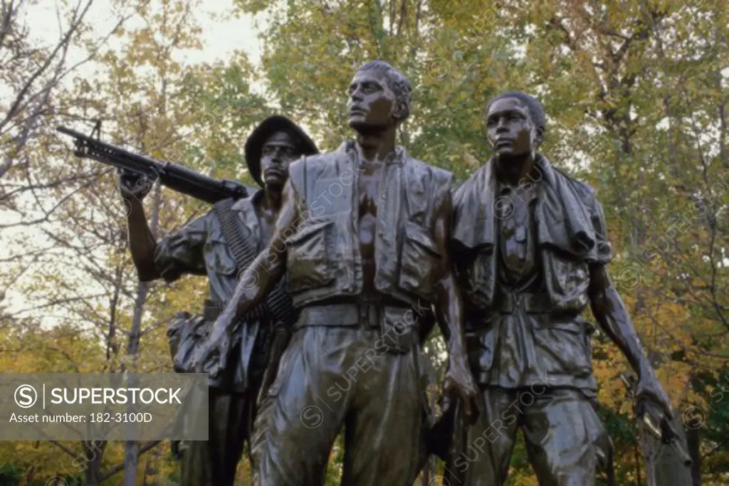 Three Servicemen StatueVietnam Veterans MemorialWashington, D.C.USA