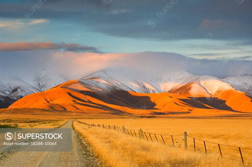 Road to Mountains, Hawkdun Range, Otago, South Island, New Zealand   