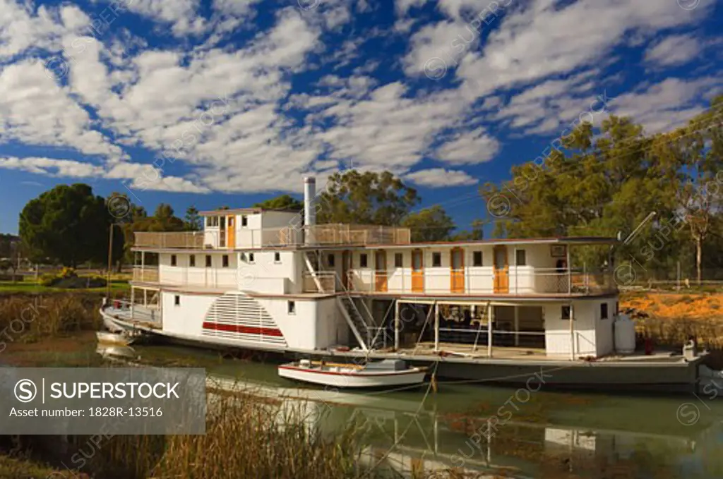 Steamboat, Wentworth, New South Wales, Australia   