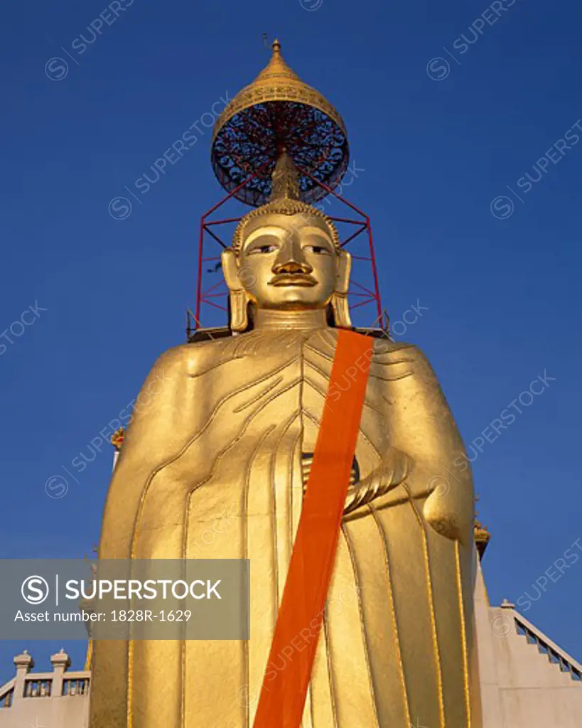 Standing Buddha Wat Indraviharn Bangkok, Thailand   