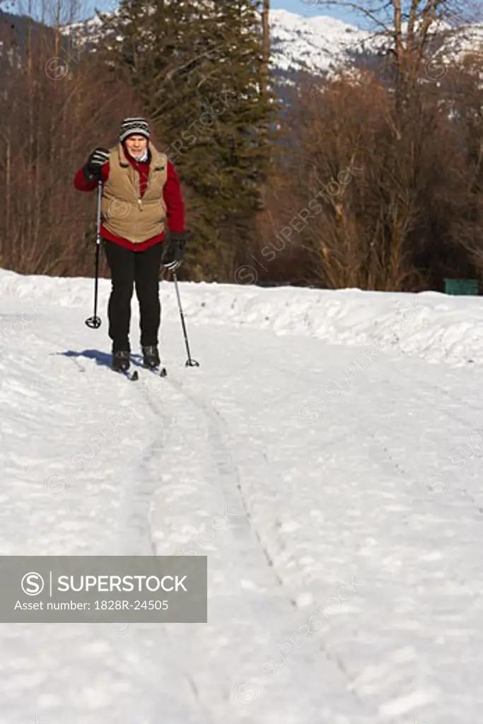 Man Skiing   