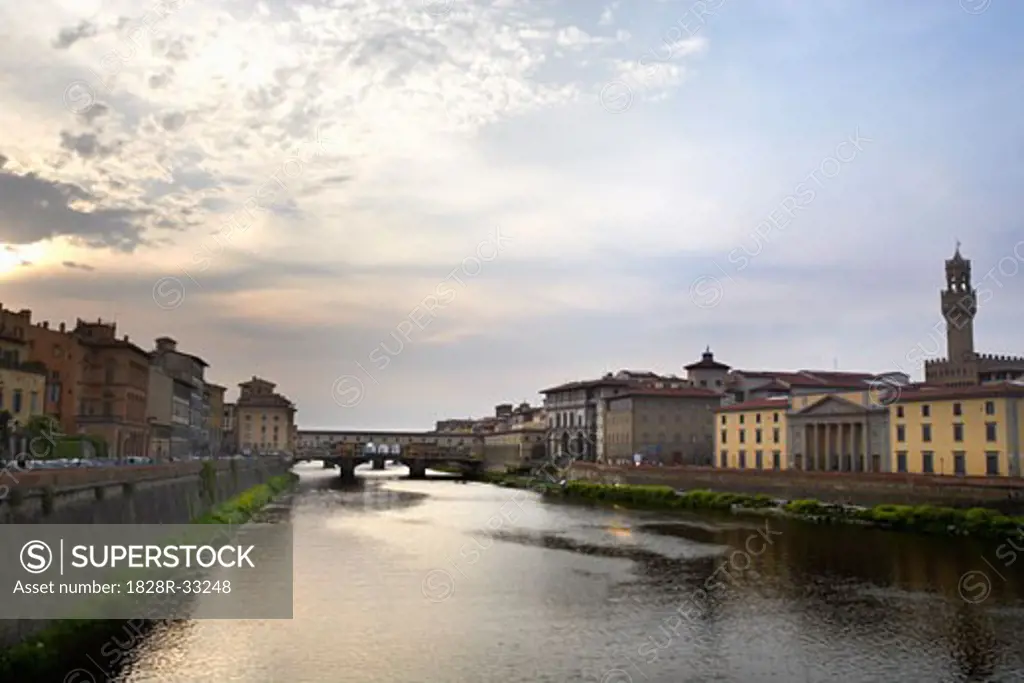 Ponte Vecchio, Arno River, Florence, Italy   