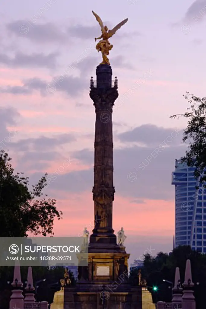 El Angle Statue, Paseo de la Reforma, Mexico City, Mexico   