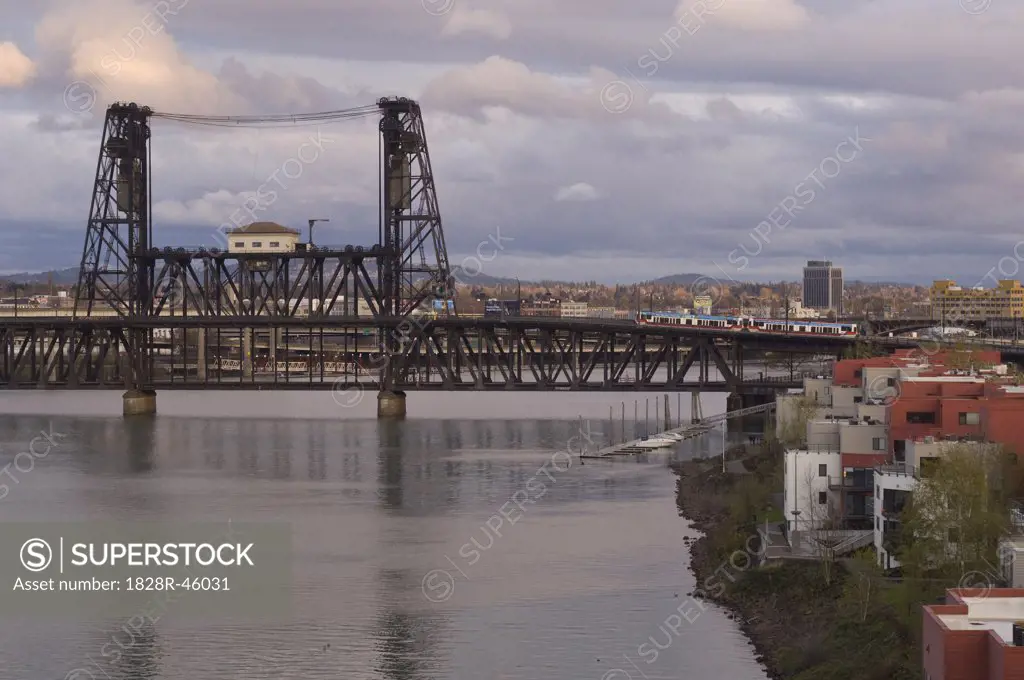 Steel Bridge, Portland, Oregon, USA   