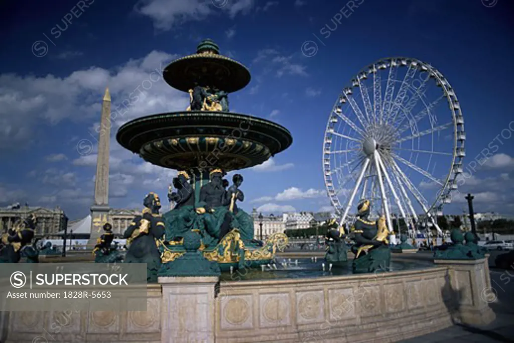 Fountain and Ferris Wheel in Place de la Concorde, Paris, France   