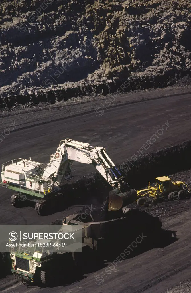 Black Coal Mining, Loading Coal Trucks, Australia