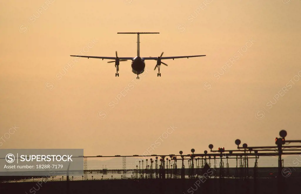 Airplane Landing   