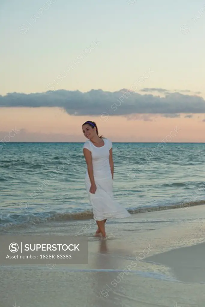 Woman, Reef Playacar Resort and Spa Hotel, Playa del Carmen, Quintana Roo, Yucatan Peninsula, Mexico