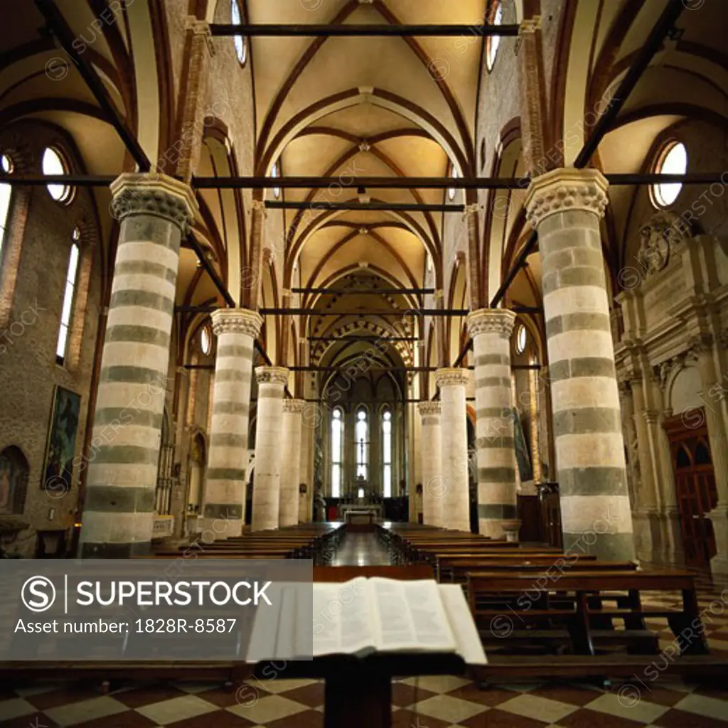 Interior of Church, San Lorenzo, Vicenza, Veneto, Italy   