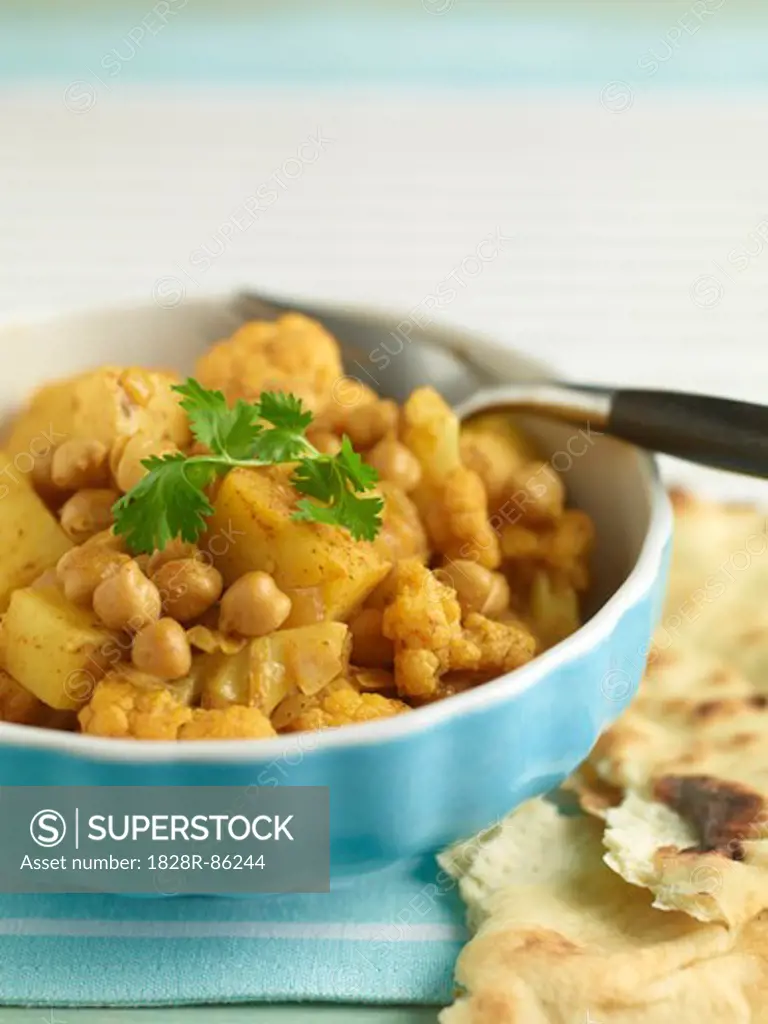 Chickpea Curry with Naan