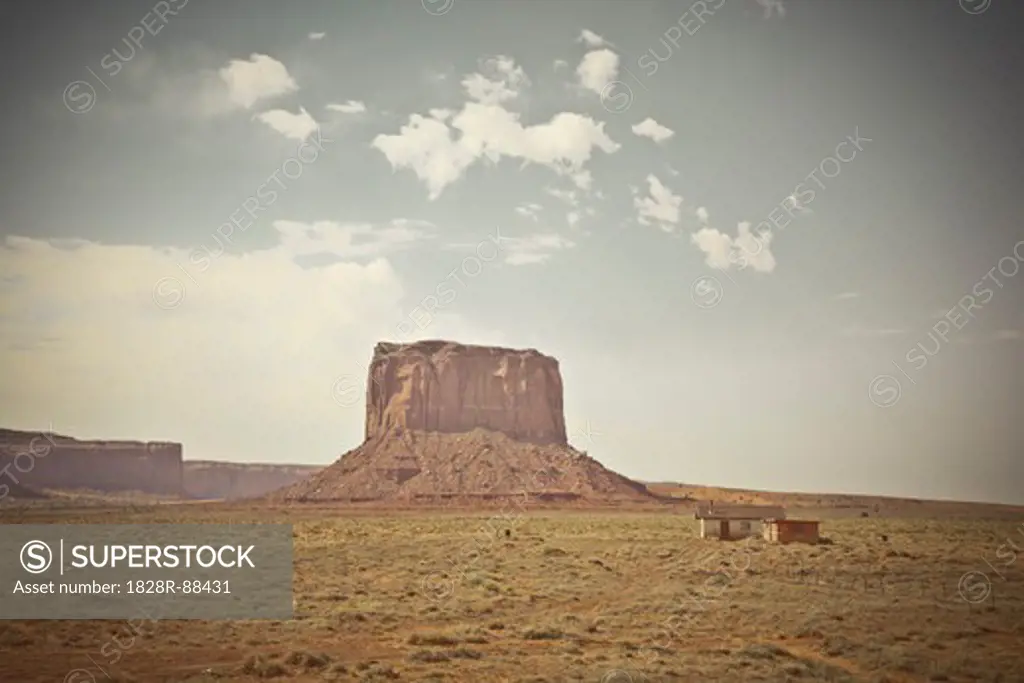 Mitchell Butte, Monument Valley, Utah, USA