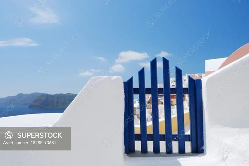 Gateway and Ocean, Oia, Santorini Island, Cyclades Islands, Greek Islands, Greece