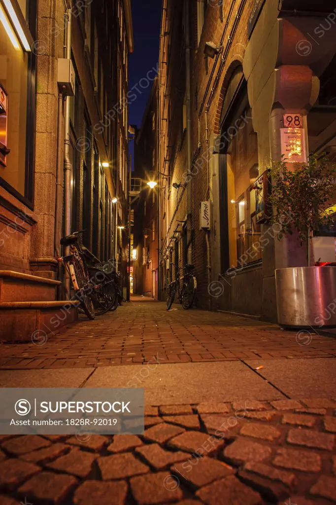 Alley off Damrak, Amsterdam, Netherlands