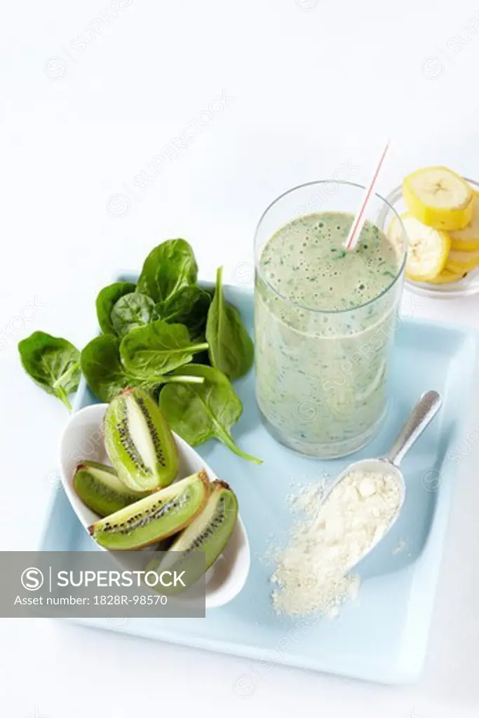 Green Protein Smoothie with Kiwi, Spinach and Banana, Studio Shot,03/22/2011