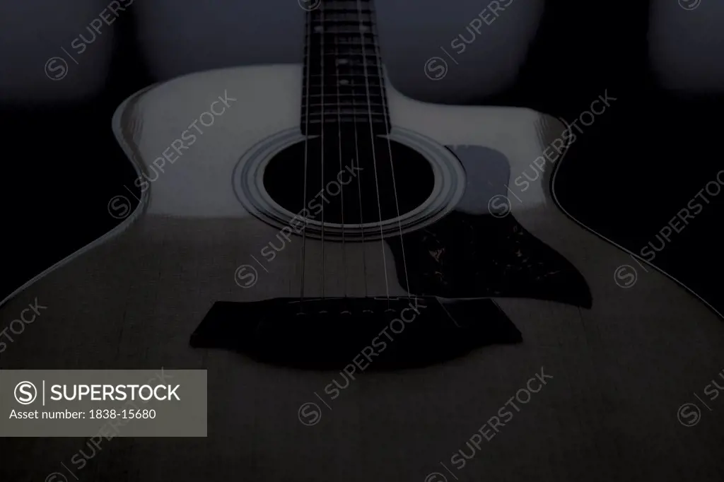 Acoustic Guitar, Moody Detail
