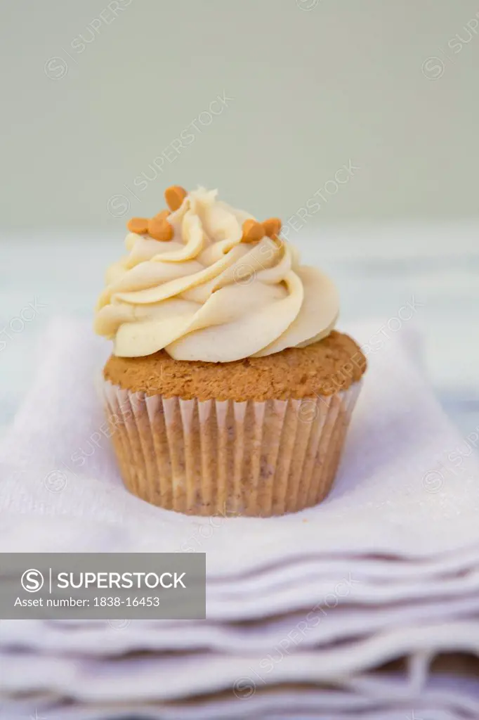 Banana Nut Cupcake with Frosting