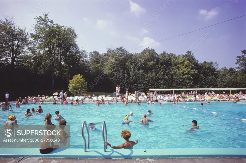 Crowd at the Pool, Raleigh Hotel and Resort, South Fallsburg, New York, USA, John Margolies Roadside America Photograph Archive, 1978
