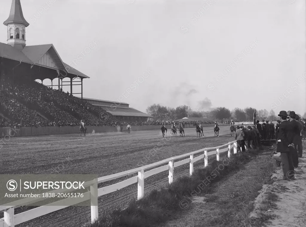 Start of Horse Race, Churchill Downs, Louisville, Kentucky, USA, circa 1907
