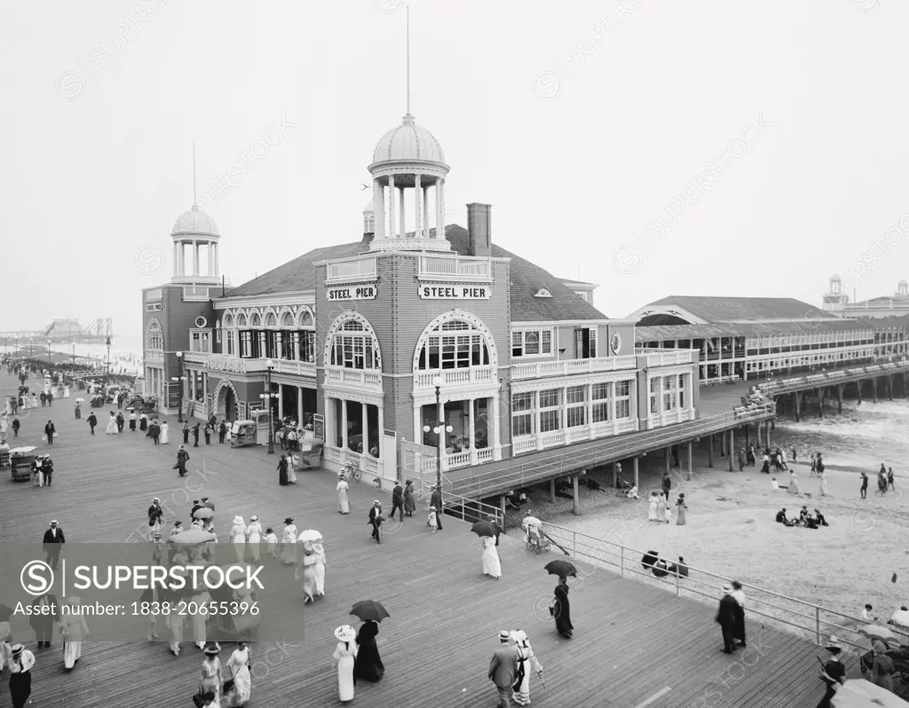 Steel Pier, Atlantic City, New Jersey, USA, circa 1915