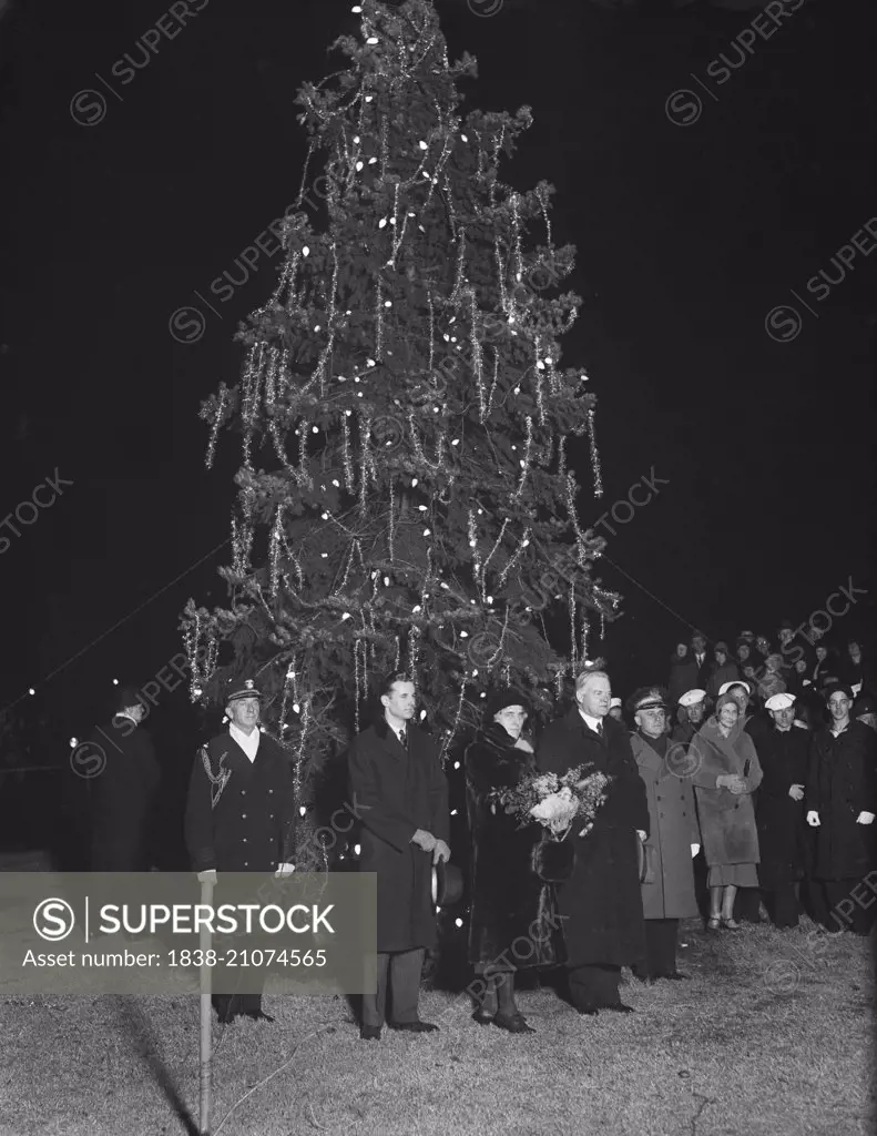 U.S. President Herbert Hoover Lighting Outdoor Christmas Tree, Washington DC, USA, December 24, 1930