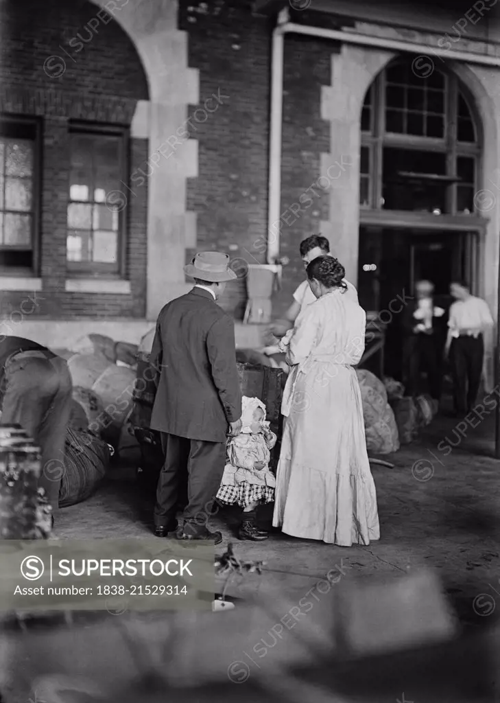 Immigrant Family Arriving at Ellis Island, New York City, New York, USA, Bain News Service, March 1917