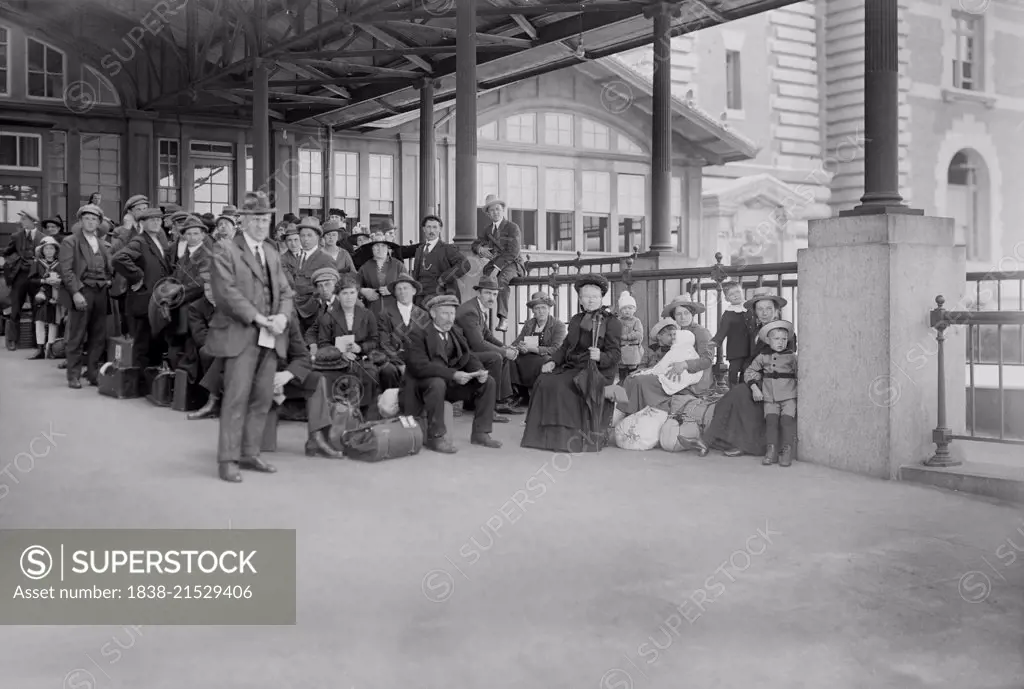 Arrival of Immigrants Awaiting Examination, Ellis Island, New York City, New York, USA, Bain News Service, 1920