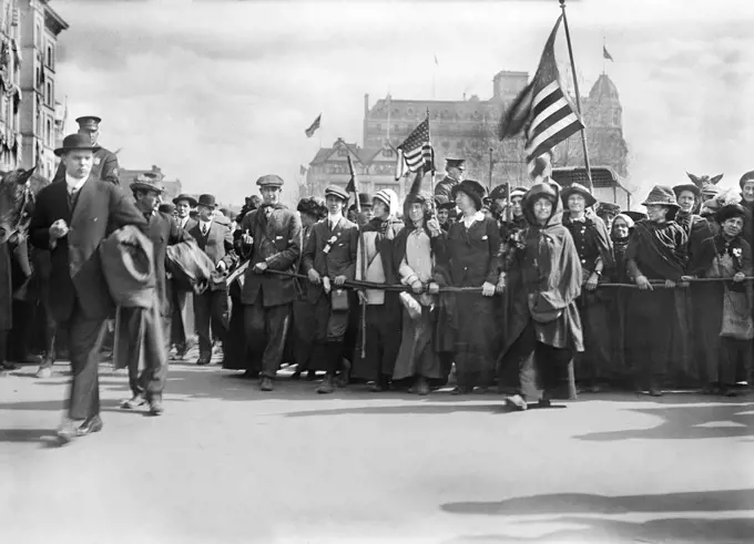 New York Suffragettes marching in Parade, Washington, D.C., USA, Harris & Ewing, 1913