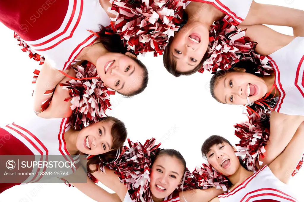 A cheerleader huddle