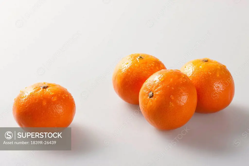 Close_up of oranges