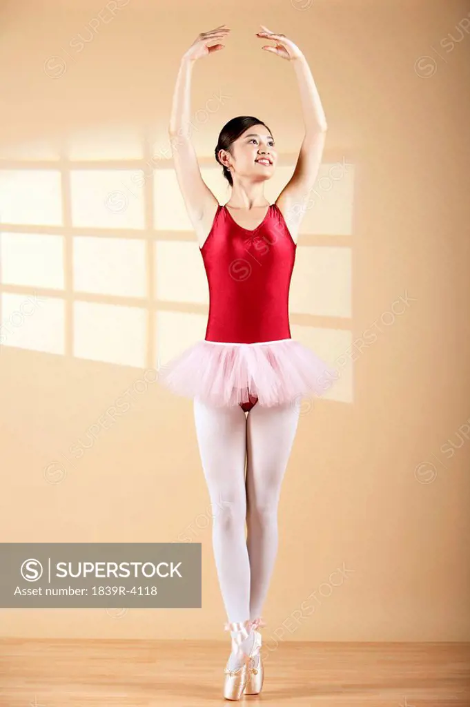 Woman Ballet Dancing En Pointe