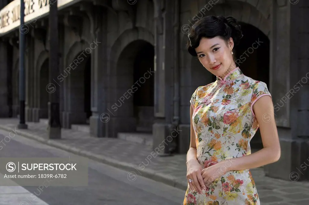 A beautiful young woman in 1930´s Shanghai
