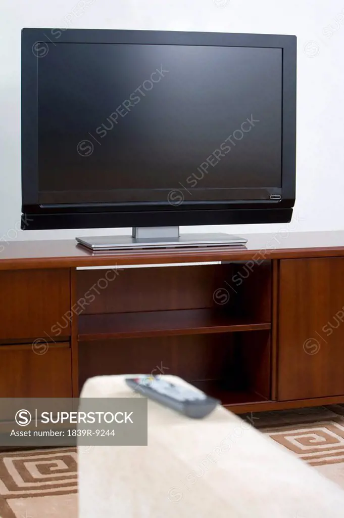 Widescreen television
