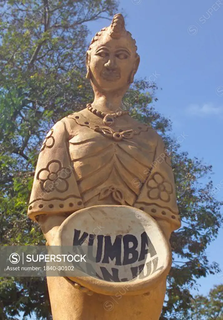 Banjul, Kumba Statue