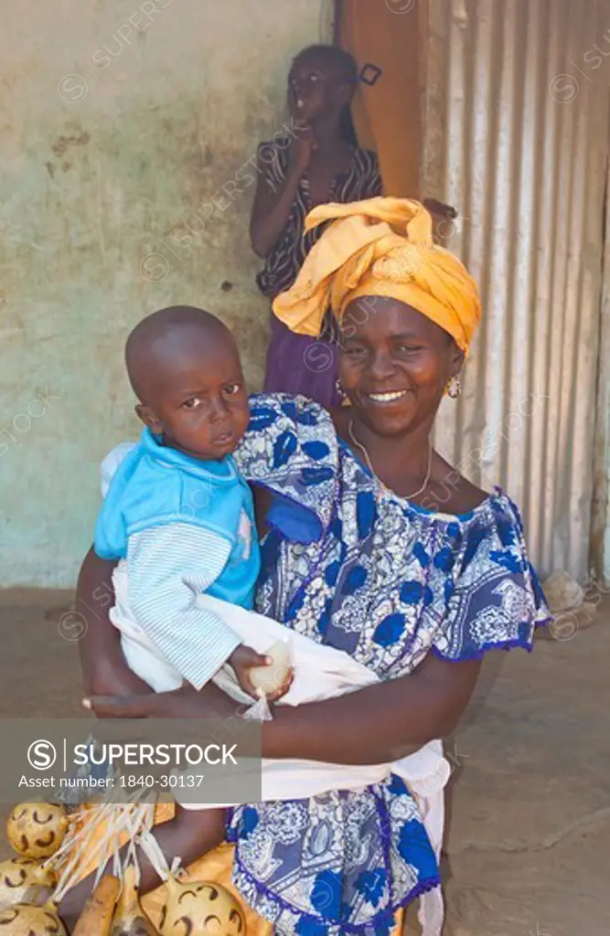 Juffureh, Mother And Baby